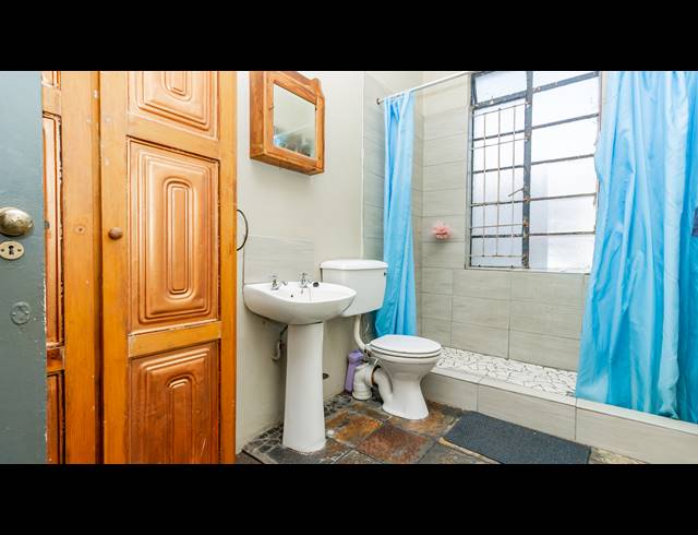 6 BEDROOM FREESTANDING FOR SALE IN BRIXTON